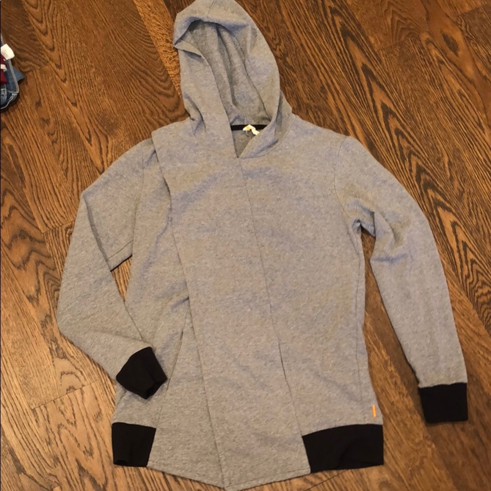 Lucy asymmetrical hoodie with pockets